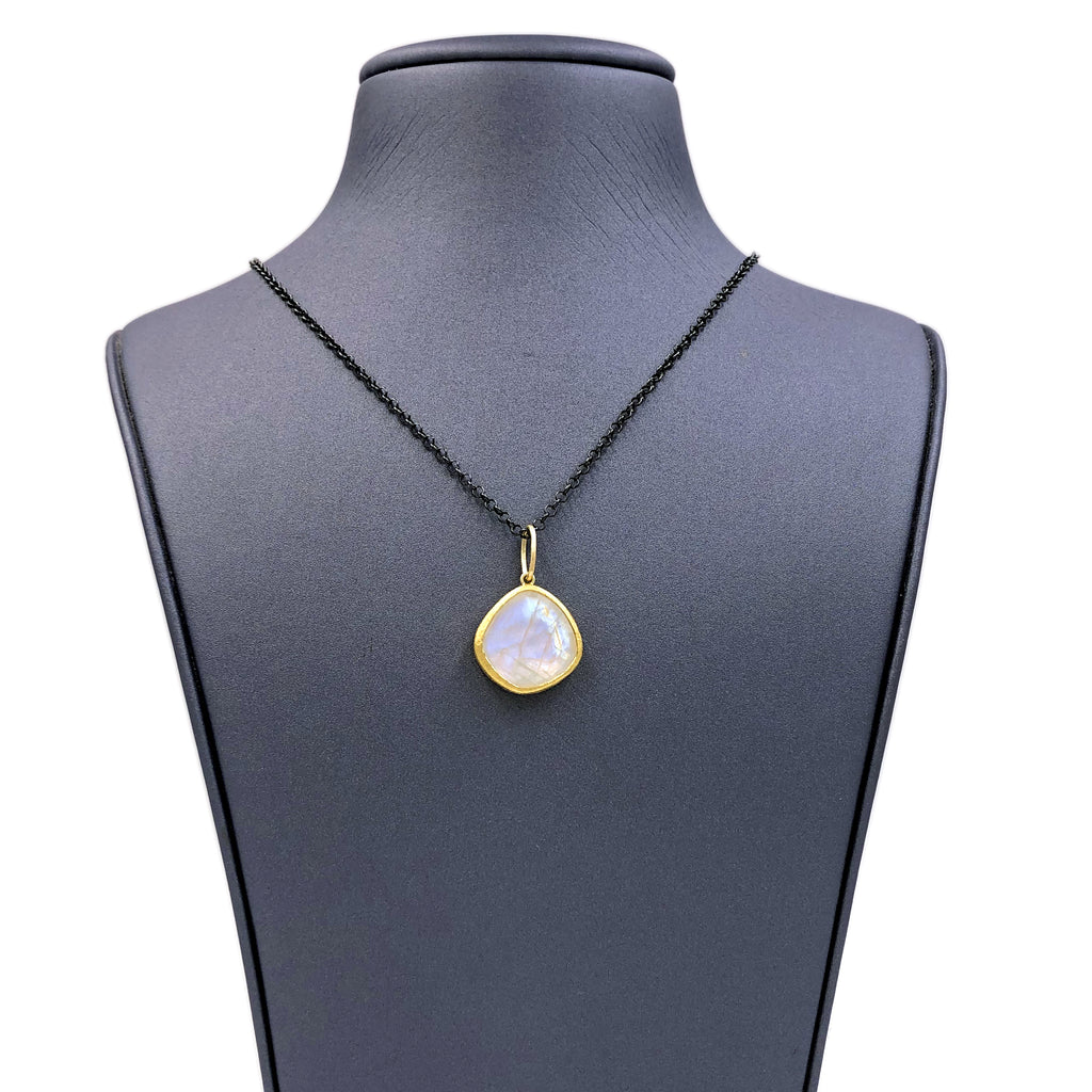Petra Class Faceted Rainbow Moonstone One of a Kind 22k Gold Pendant Necklace Petra Class