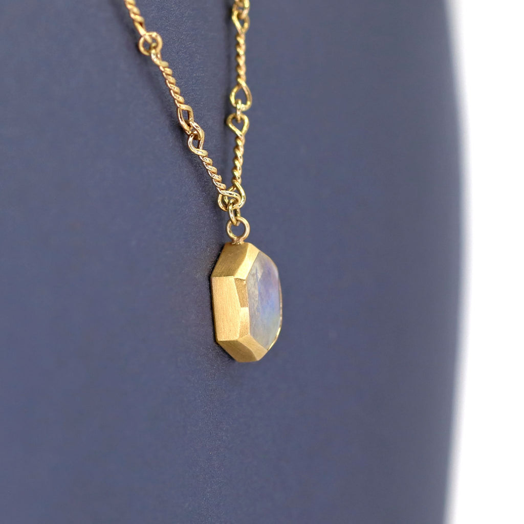 Talkative Rainbow Moonstone Faceted Hexagon Gold Links Necklace