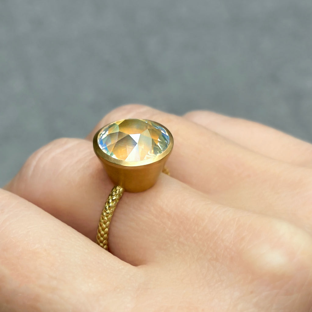 Talkative 7.41 carat Finest Diamond-Cut Rainbow Moonstone Solitaire Ring