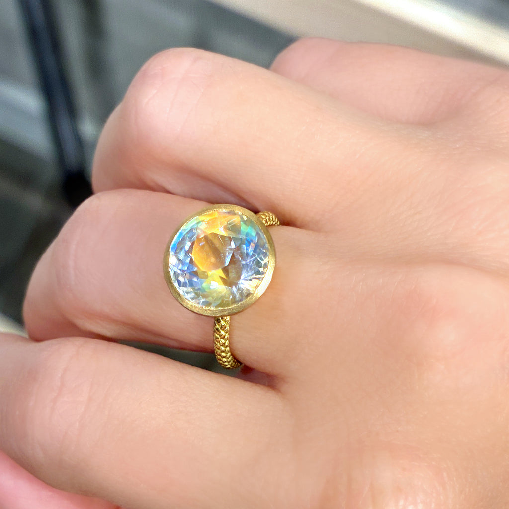 Talkative 7.41 carat Finest Diamond-Cut Rainbow Moonstone Solitaire Ring