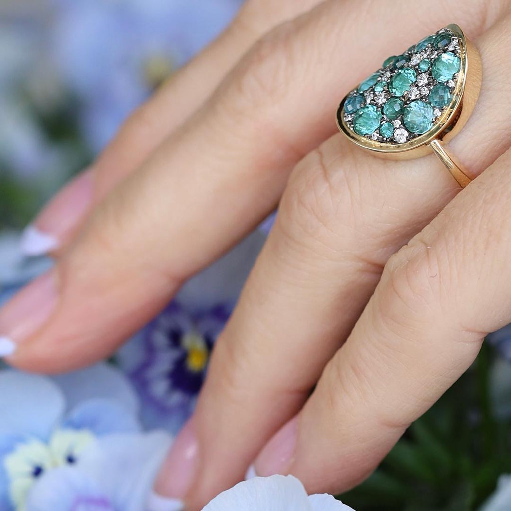 Joke Quick Paraiba Tourmaline White Diamond Gold Starstruck Ring