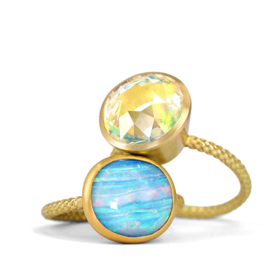 Talkative 7.41 carat Finest Diamond-Cut Rainbow Moonstone Solitaire Ring